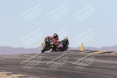 media/Dec-01-2025-Moto Forza (Mon) [[2daa91e15f]]/2-Intermediate Group/Session 2 (Turns 9 and 10)/